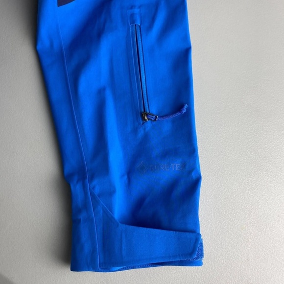 Women’s Patagonia Untracked Hard Shell Jacket - Picture 8 of 11